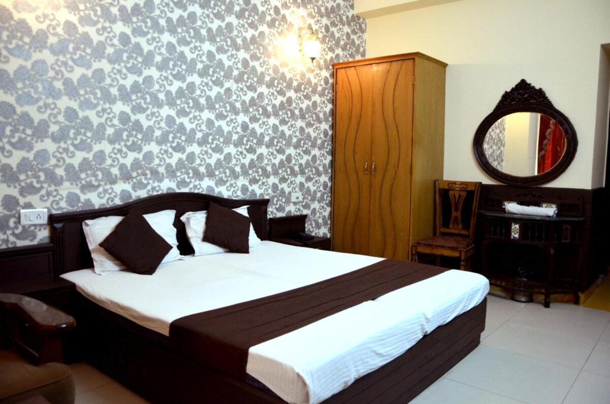Hotel City Paradise Chandīgarh Esterno foto
