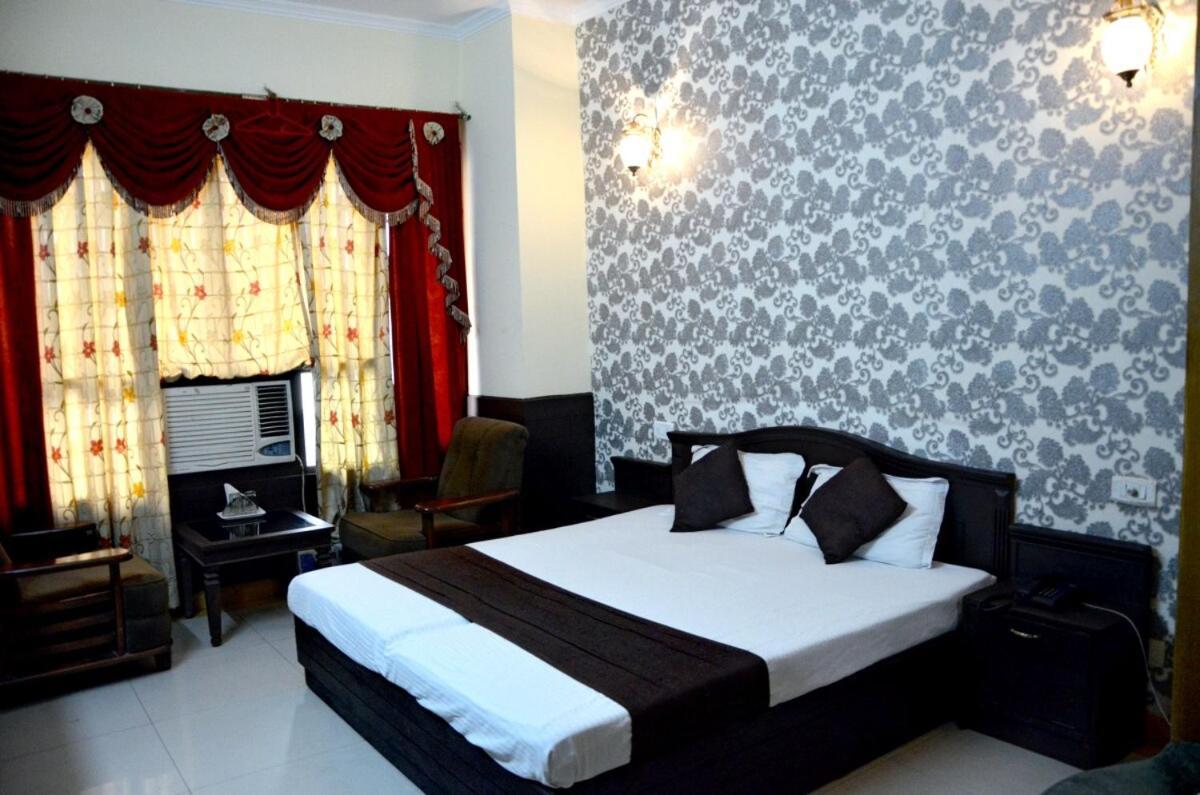 Hotel City Paradise Chandīgarh Esterno foto