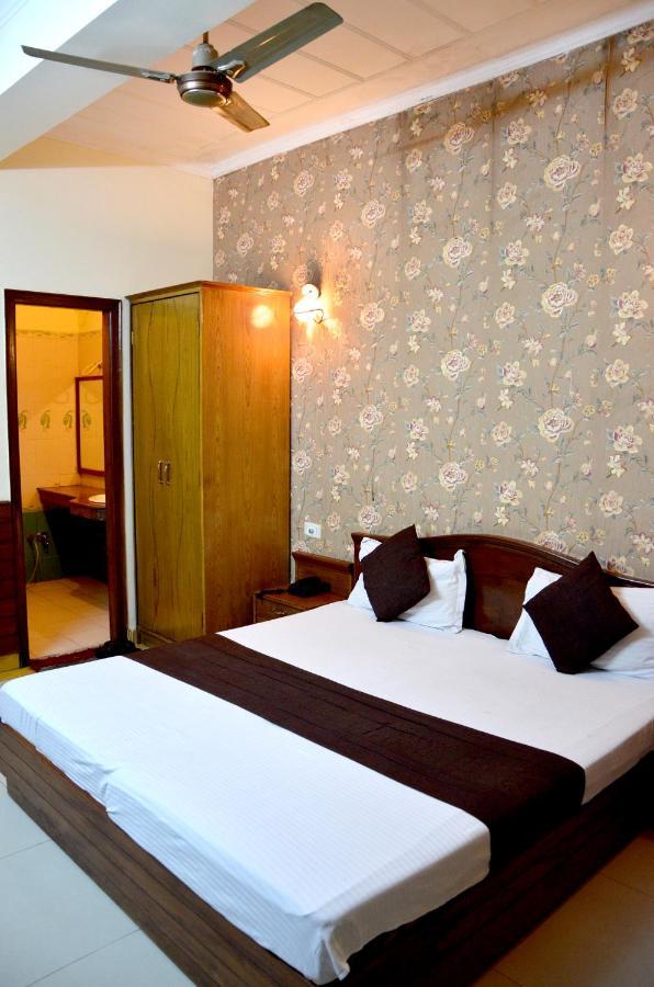 Hotel City Paradise Chandīgarh Esterno foto